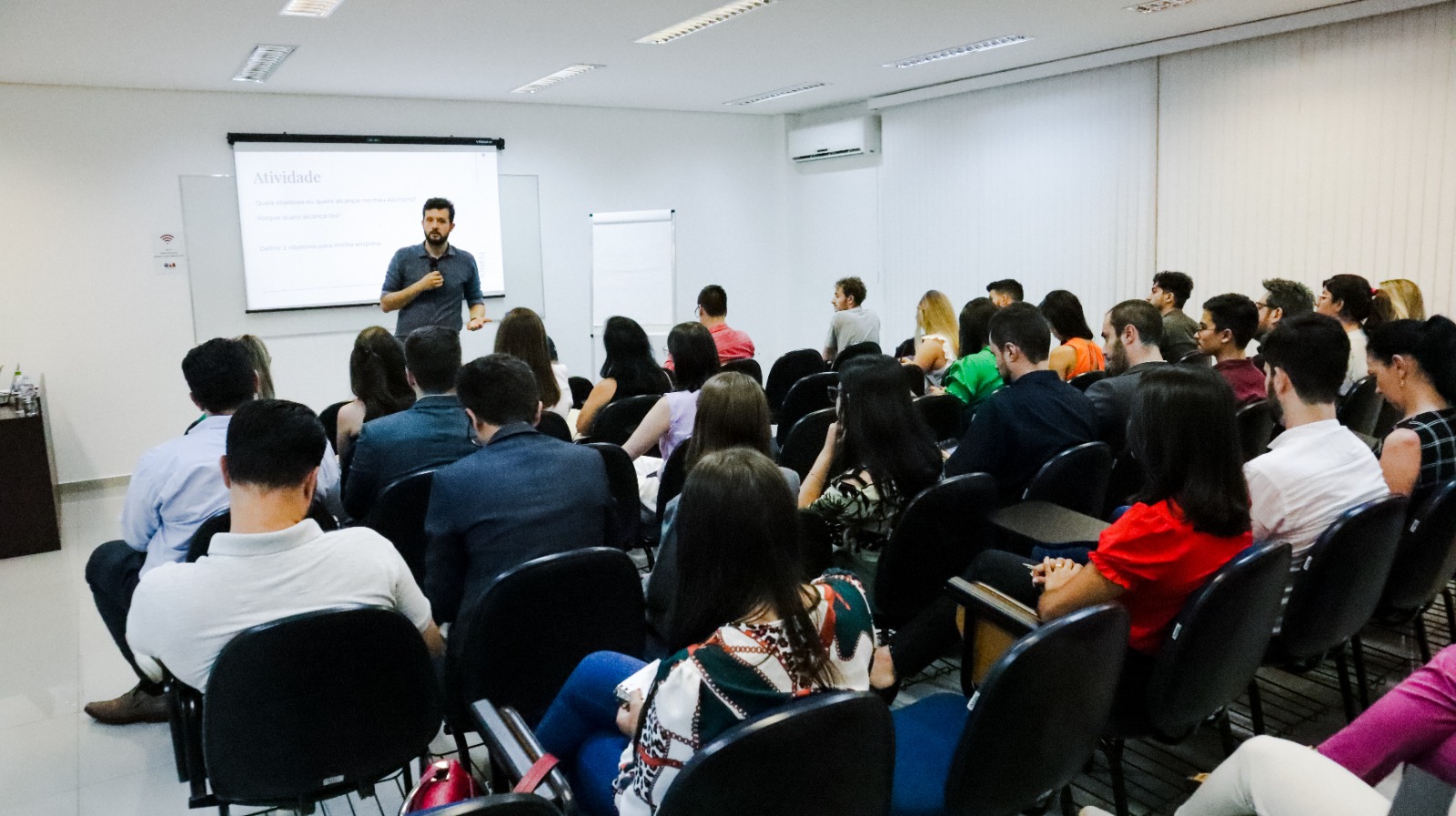 OAB Cascavel recebe palestra sobre gestão estratégica